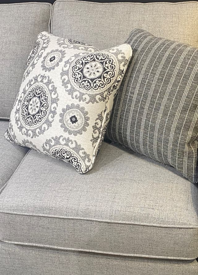 England Furniture® Angie Jig Linen Loveseat-2