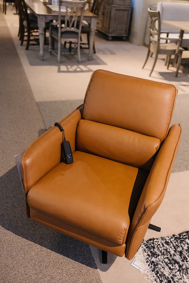 AURA POWER LEATHER RECLINER-1