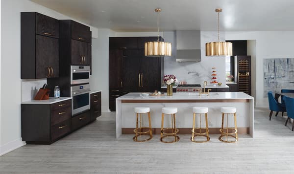 Stylish kitchen with state of the art Bosch and Wolf appliances
