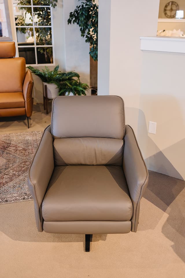 AURA LEATHER RECLINER-0