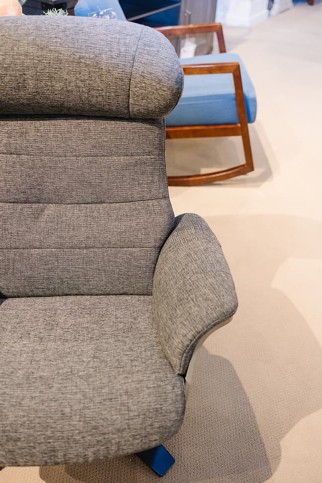 KARMA CHAIR AND OTTOMAN-2