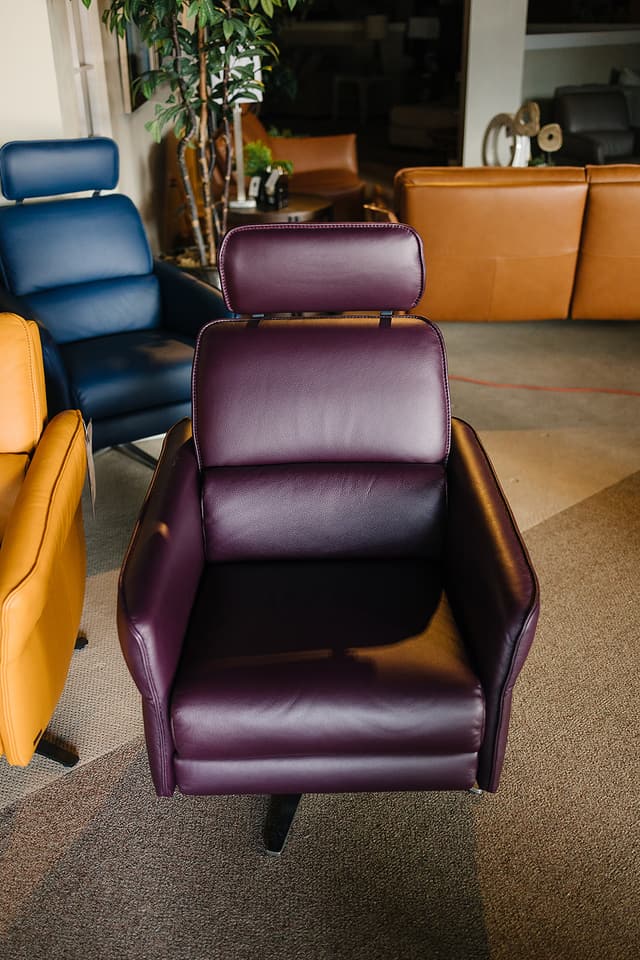 AURA LEATHER RECLINER-0