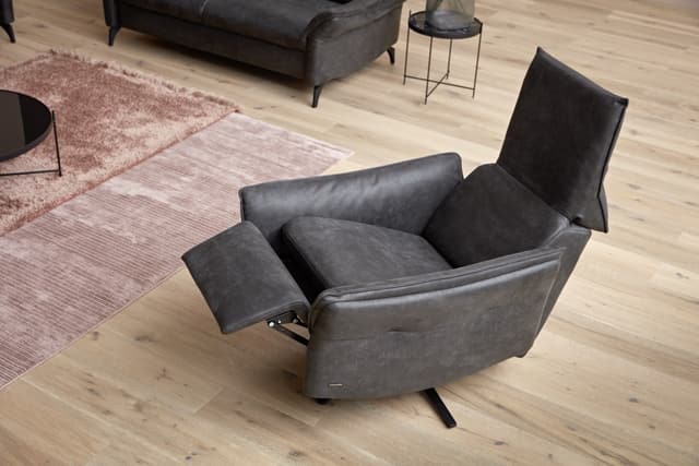 PELICAN LEATHER RECLINER-3