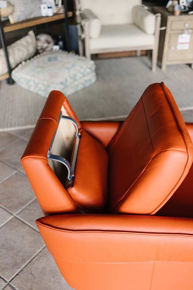 AURA LEATHER RECLINER-3