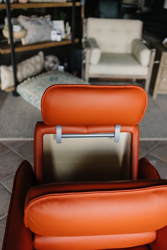 AURA LEATHER RECLINER-2