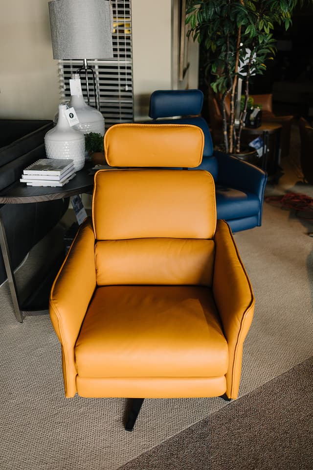 AURA LEATHER RECLINER-0