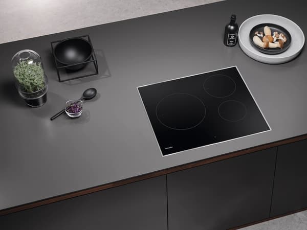Miele KM 7720 FR 24" Black Induction Cooktop Miele 24" Black Induction Cooktop