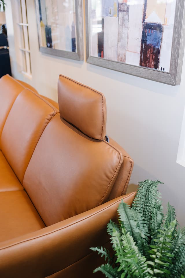 LARGE LEATHER RECLINING LOVESEAT-1