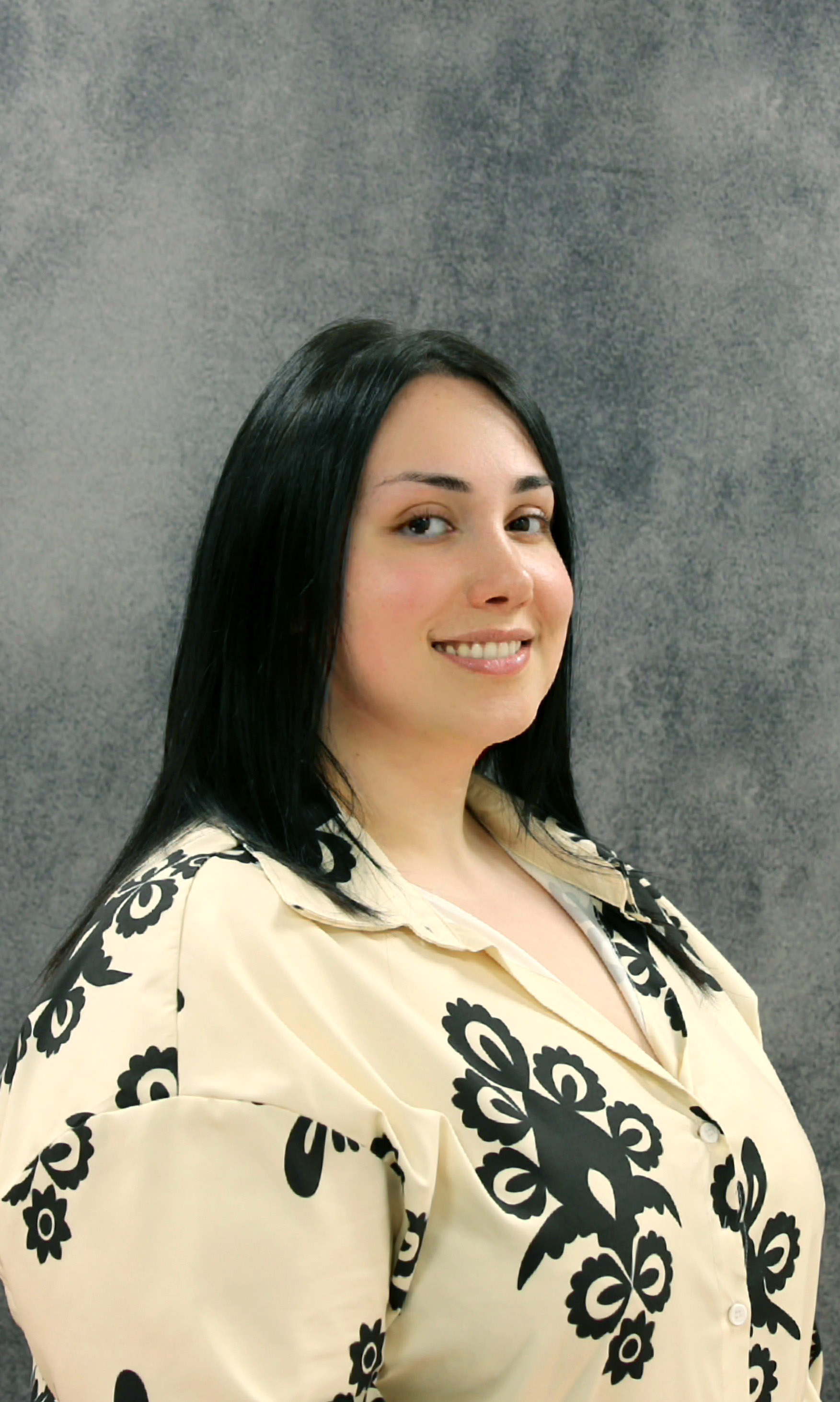 Elnaz Hakemiamjad