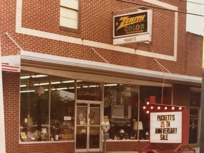 Puckett's Gallery 1