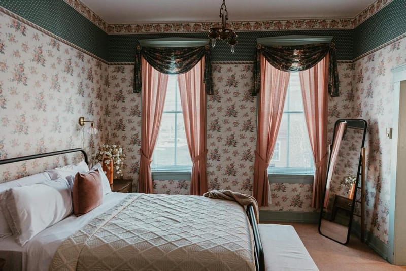 Strassner Opal Suite