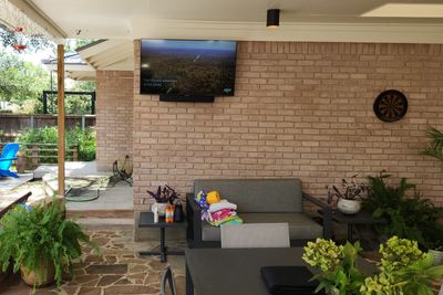 Outdoor AV Photo