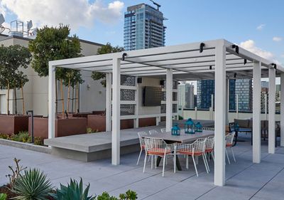 Griffin On Spring - Los Angeles