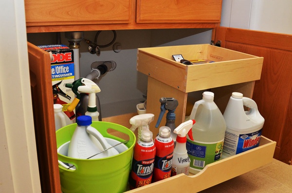 undersink roll out