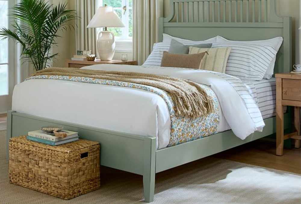 LM Co Home By Vaughan-Bassett Pure Natural Maple Queen Garden Bed