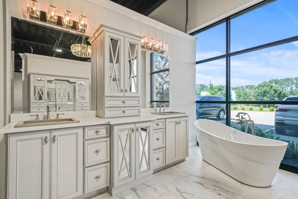 Bathtubs & Showers