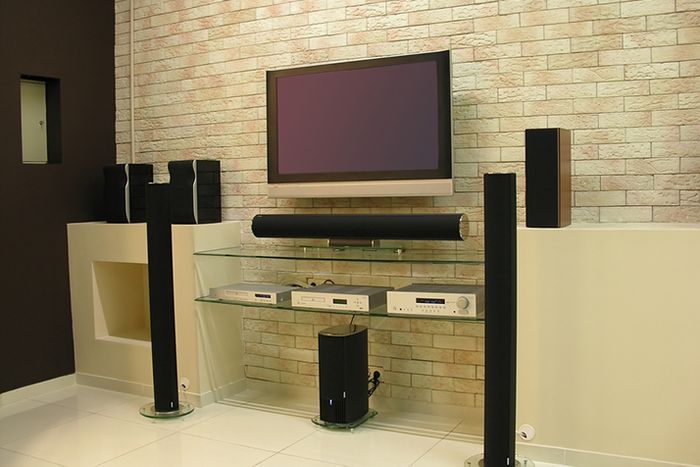 Want Better Sound? Tips on Optimal Speaker Placement